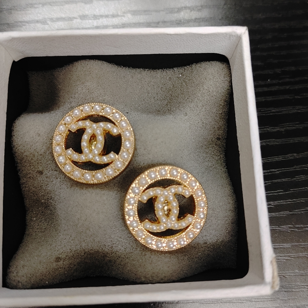 Chanel buttons earrings